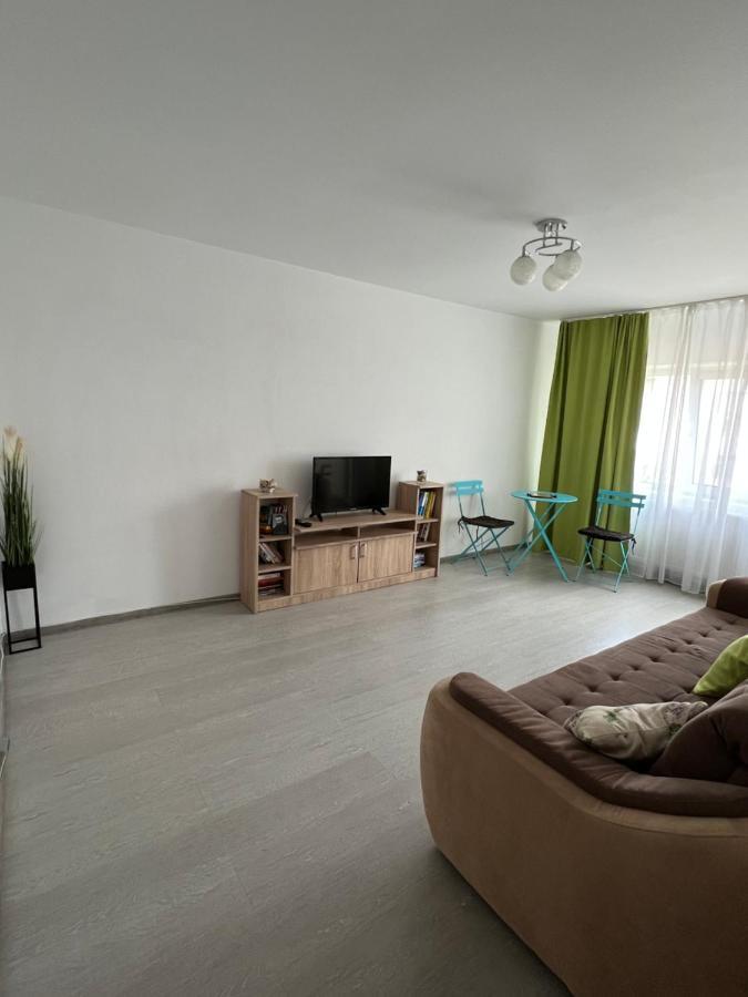 Nicola Flat Mall Appartement Arad Buitenkant foto